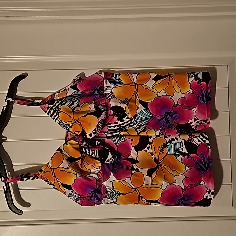 #310 Ladies 20W Swim Top